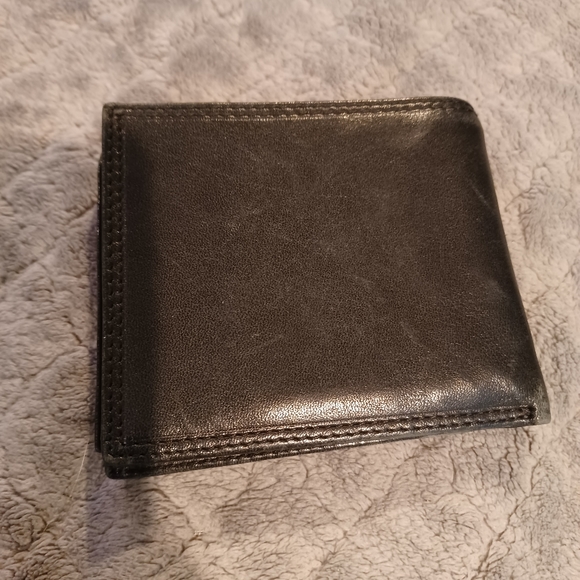 Black leather wallet - Picture 2 of 5